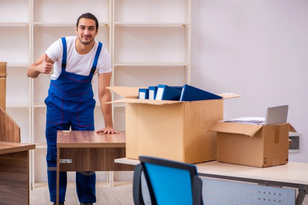 Our expert moving company in lockhart fl team handling furniture and belongings carefully.